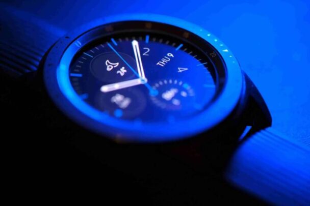 هل تستعد سامسونج لإطلاق ساعة Galaxy Watch FE الاقتصادية؟