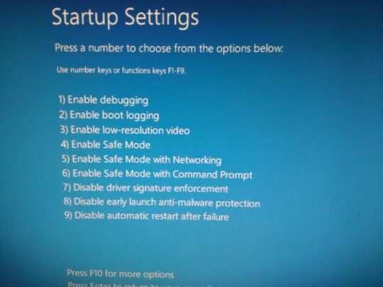 تعلم 3 طُرق مختلفة لإطلاق حاسوبك في حالة safe mode على Windows 8 فيما أعلى