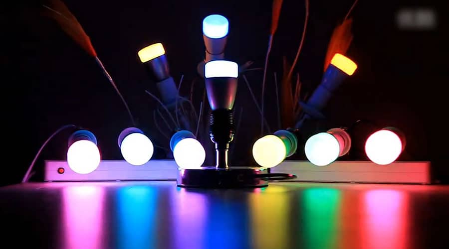 مراجعة لمبة Mi Yeelight LED الذكية من شاومي: تحكم كامل بإضاءة 16 مليون لون عن طريق الهاتف 3