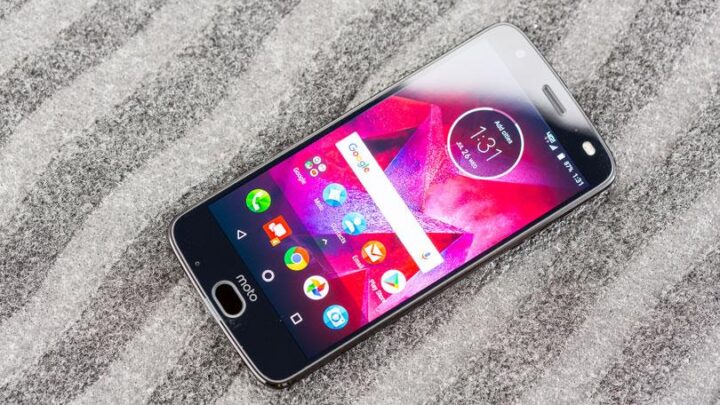 Motorola تخطئ و تعلن انها لتحدث Moto Z2 force الى Android pie 4