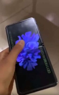 ظهور فيديو Galaxy Z Flip يبين طريقة فتحه 1