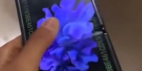 ظهور فيديو Galaxy Z Flip يبين طريقة فتحه 4