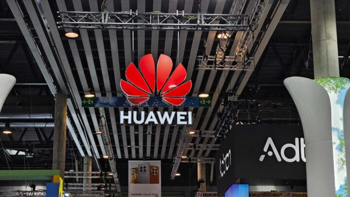 تتبعت Huawei زوار MWC 2023 بشريحة تتبع داخل المعرض
